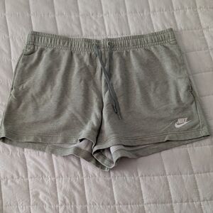 Nike Green Athletic Shorts XL With Pockets